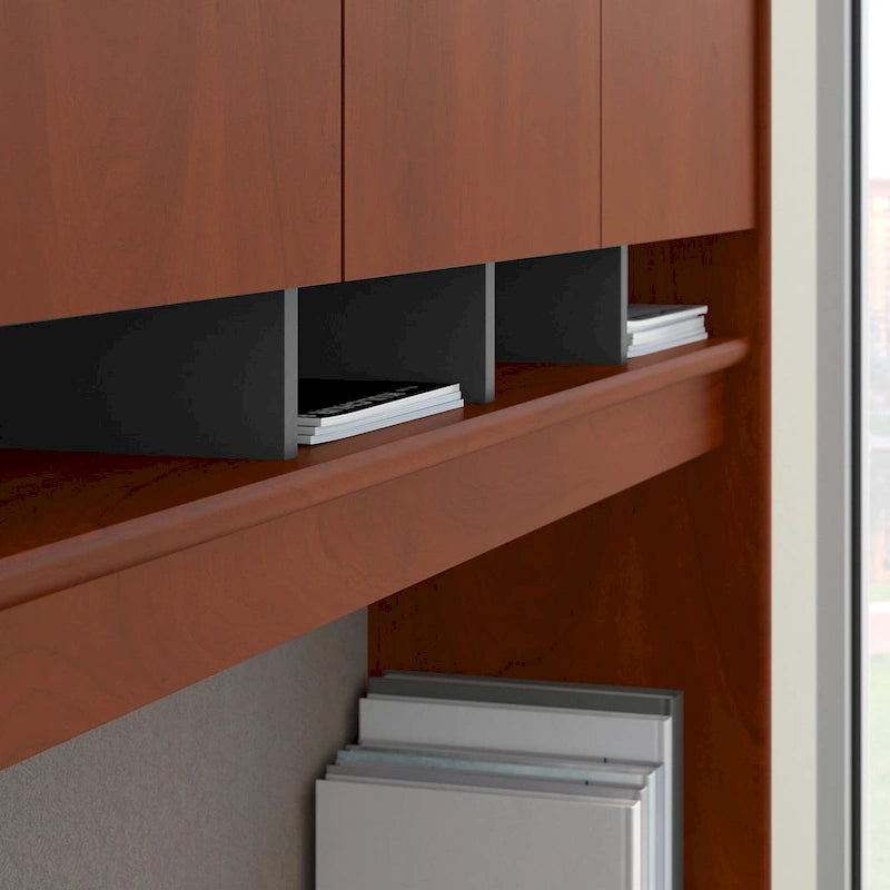 Set Scrivania da Ufficio 1 Persona in Mogano/Ciliegio/Grigio, 183 cm, con Credenza Superiore e Cassettiera per Archivio