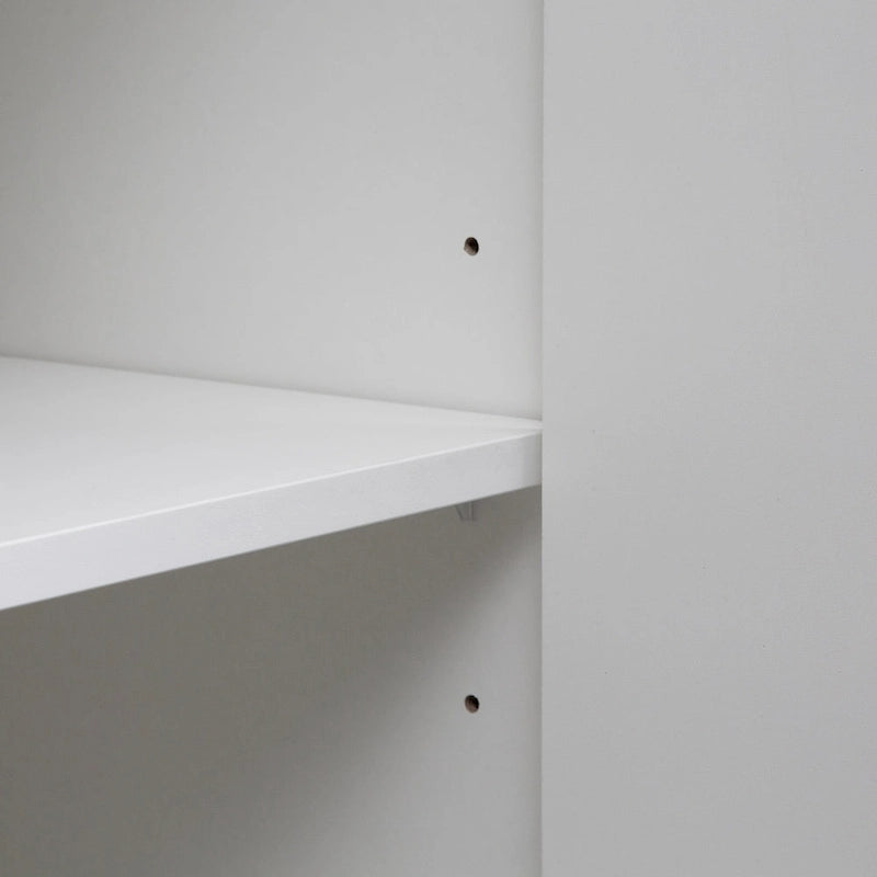 Credenza a pannelli scanalati bianchi/neri, mobile contenitore a 2 ante, montaggio da 1 persona